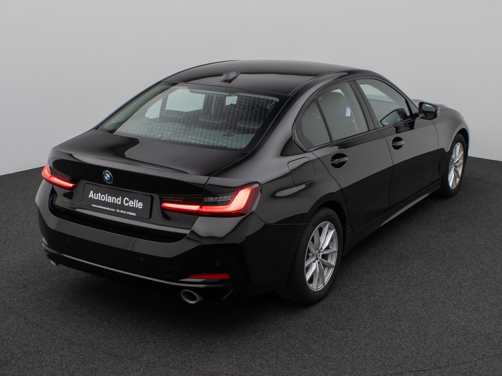 Fahrzeugabbildung BMW 320d Lim. DAB HUD CockPitPro Leder PDC Sport