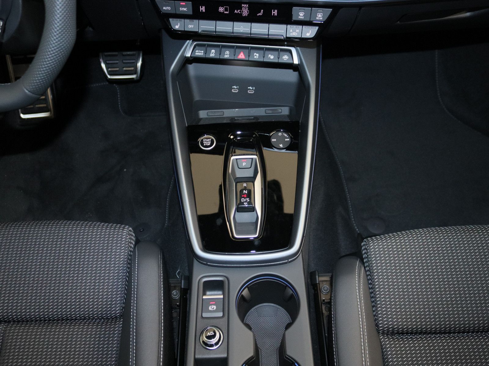 Audi A3 Sportback 1.5 TFSI S line SONOS LED FACEL foto 17