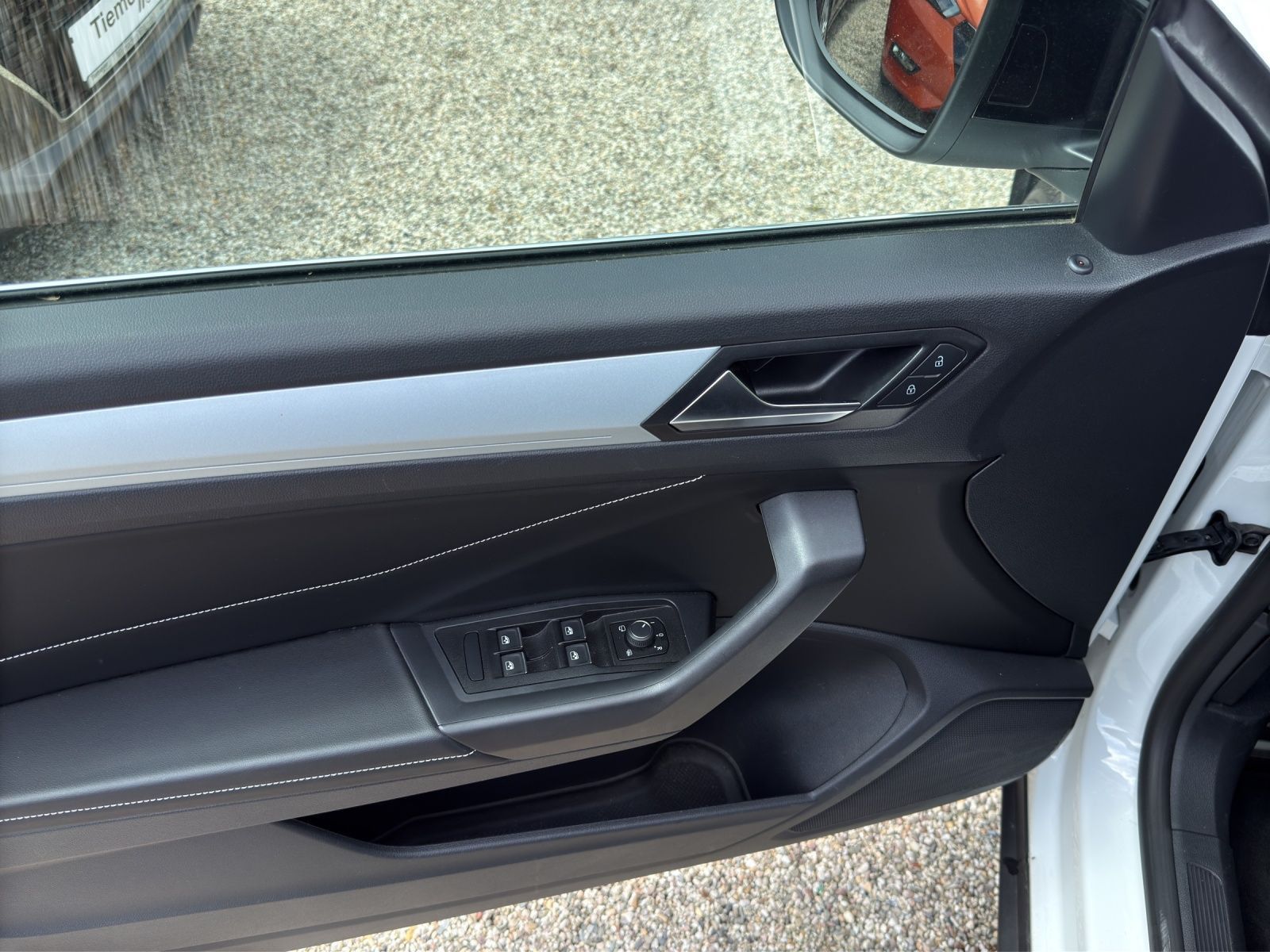 Volkswagen T-Roc - Bild 9