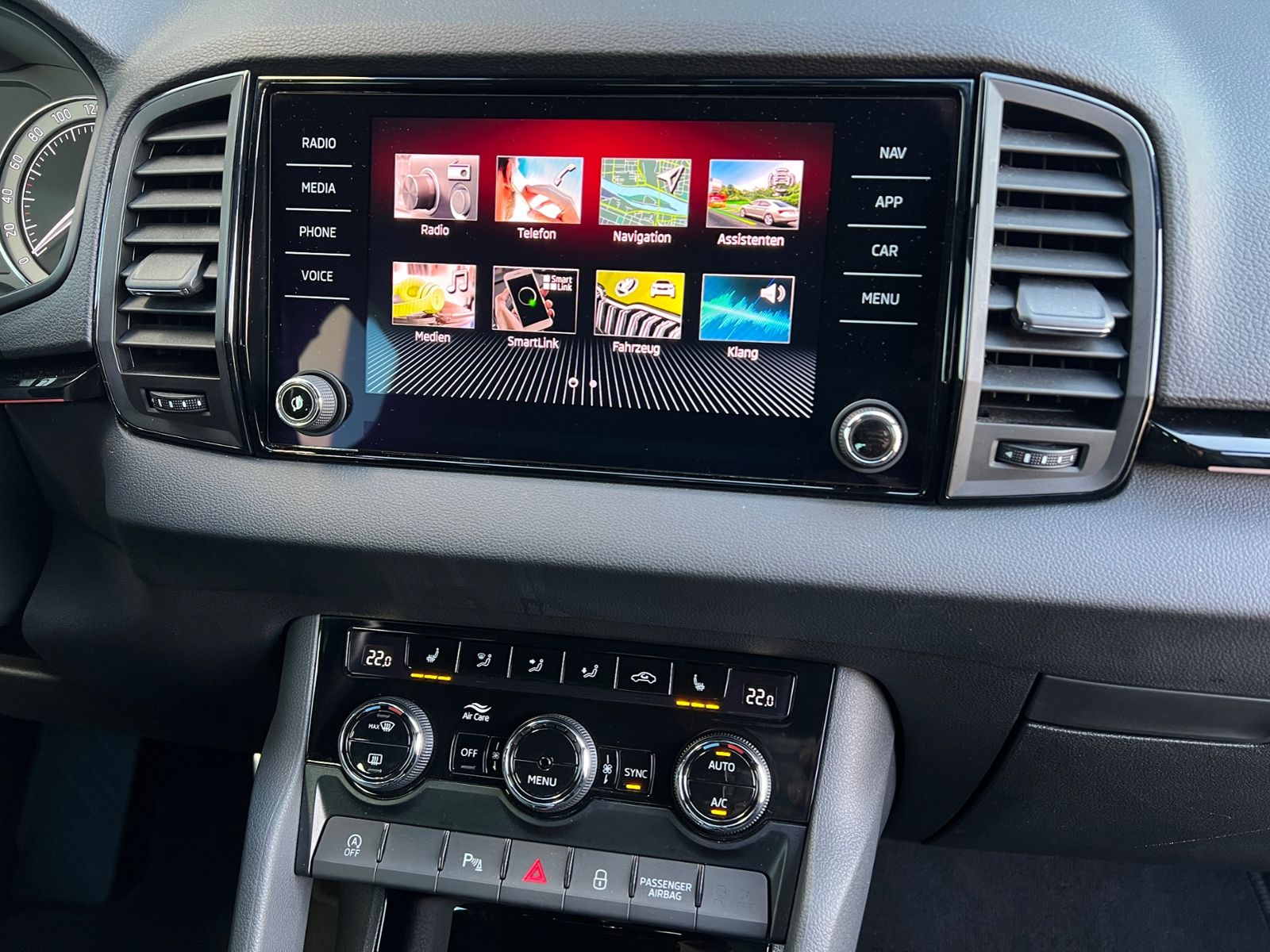 Fahrzeugabbildung SKODA Karoq Sportline 2.0 TSI DSG 4x4*AHK,elekt.Heckkl