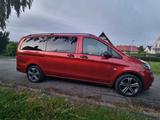 Mercedes-Benz Vito - rote Mercedes-Benz Vito