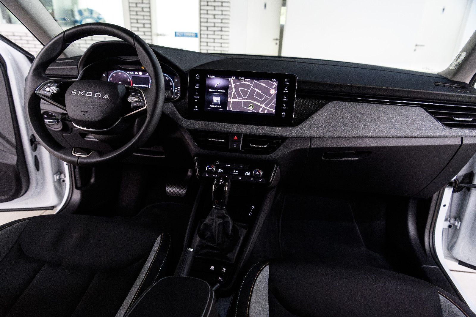 Fahrzeugabbildung SKODA Kamiq TSI Selection +RFK +SZH +LED +AHK