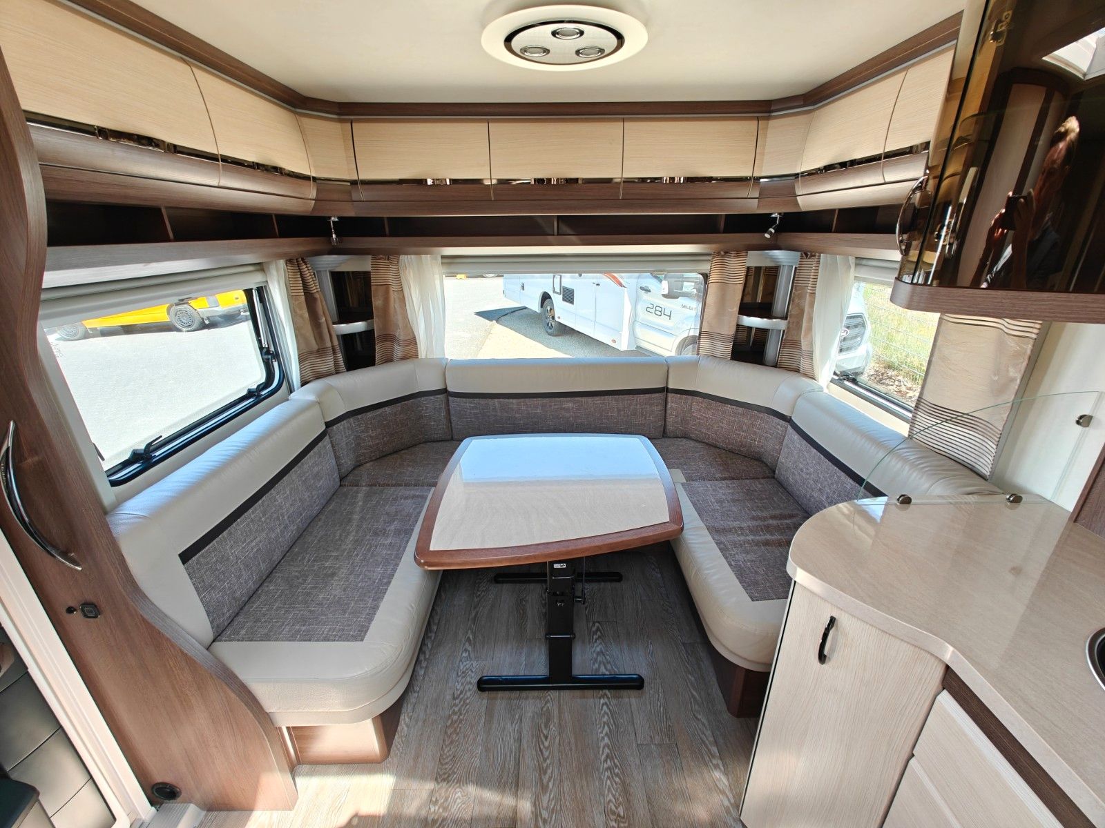 Fahrzeugabbildung Hobby Prestige 720 UKFe - Mover XT4, Isabella Vorzelt