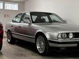 BMW 535i e34 - BMW 535 mit Benzin-Antrieb: Limousine, 535i E34