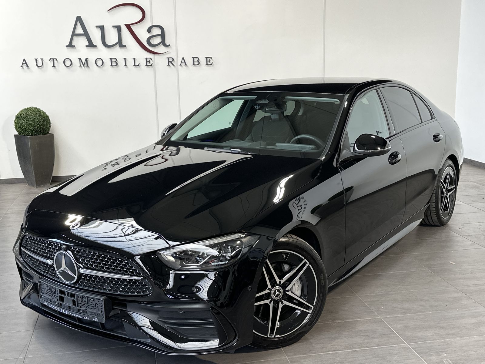 Fahrzeugabbildung Mercedes-Benz C 200d AMG-Line NAV+LED+KAM+HUD+VCOCK+CARPLAY+PP
