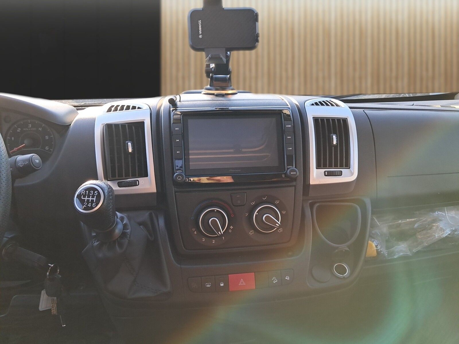 Fahrzeugabbildung Bürstner Nexxo Time T 660 Edition 30 SAT,Navi,TV,Markise