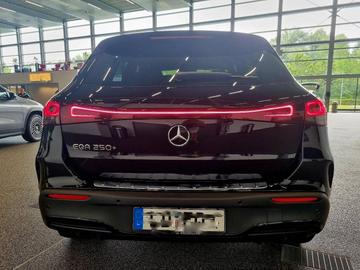 2022 Mercedes-BENZ EQA — фото 3