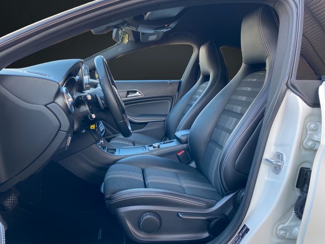 Mercedes-Benz CLA 180 Shooting Bra