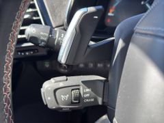 Fahrzeugabbildung DS Automobiles DS 7 Crossback 1.6 E-Tense 300 Performance Line