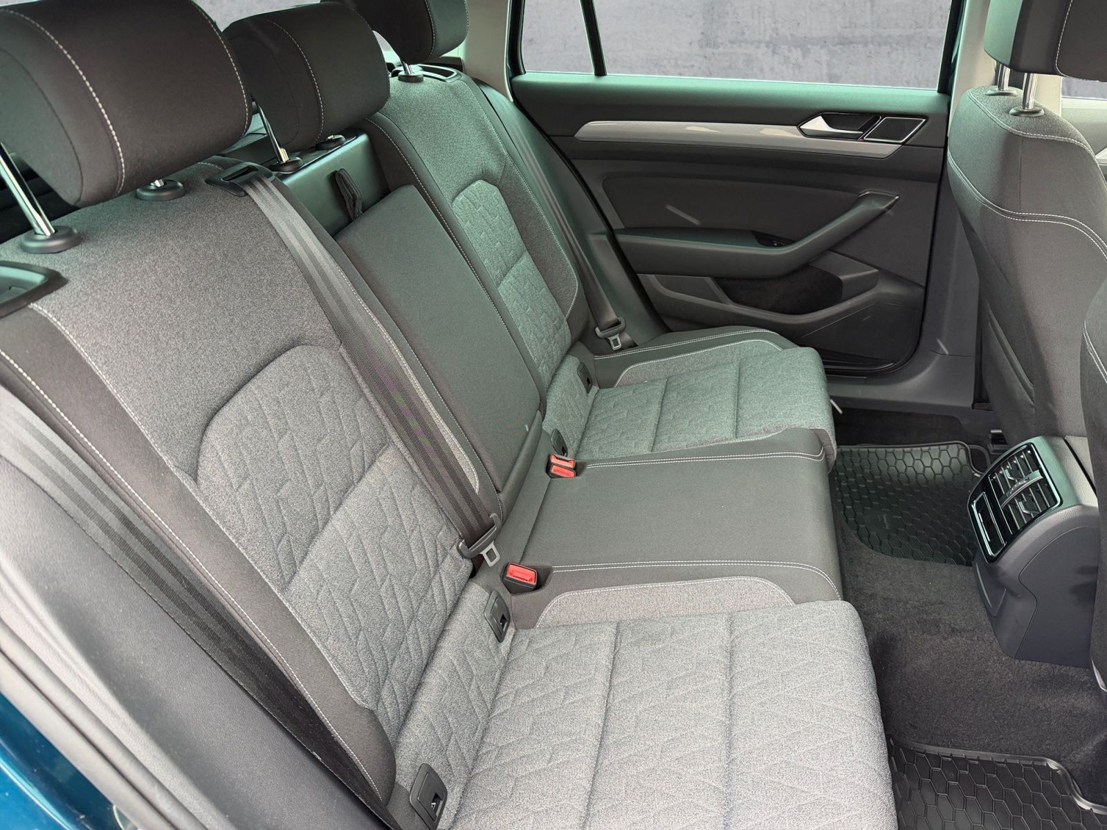 Volkswagen Passat Variant - Bild 14