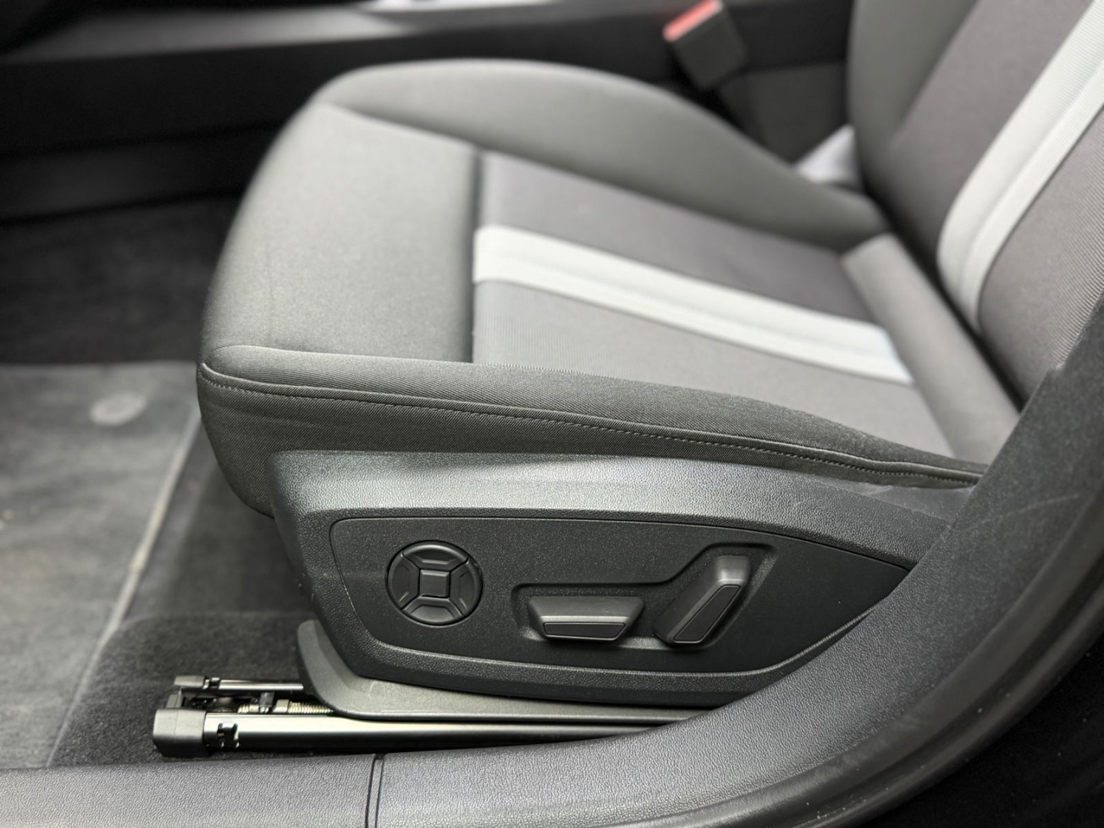 Fahrzeugabbildung Audi Audi A3 35 TDI Sportback advanced|AUTOMATIK|NAVI