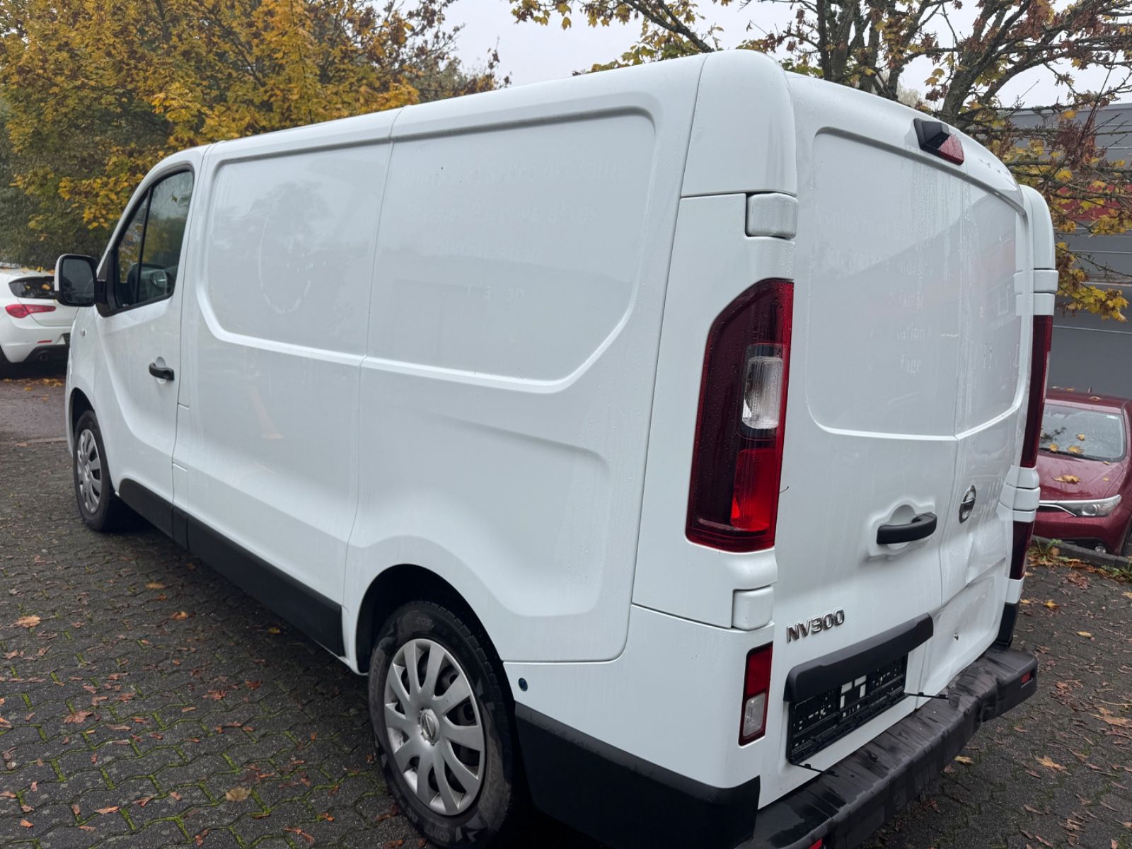 Fahrzeugabbildung Nissan NV300 Kastenwagen L1H1 2,7t PRO Klimaanlage