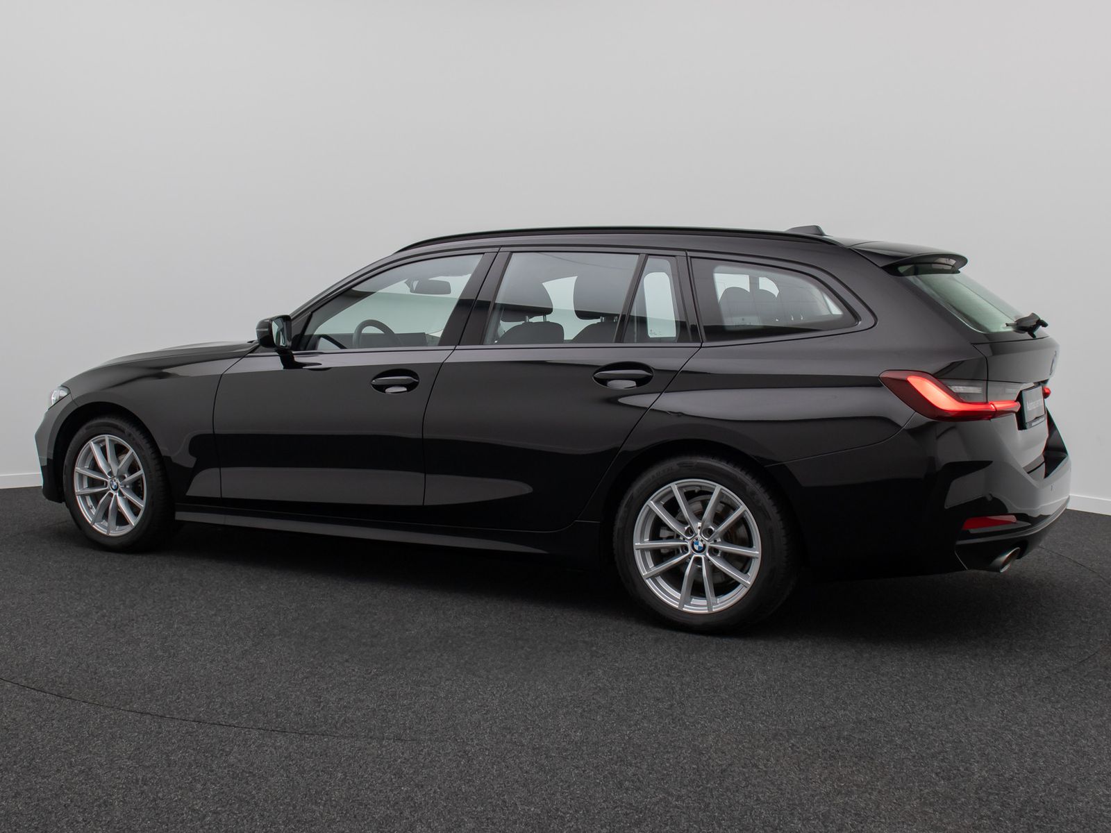 Fahrzeugabbildung BMW 318i GeschwindigReg DAB PDC Cockpit+ Widscreen