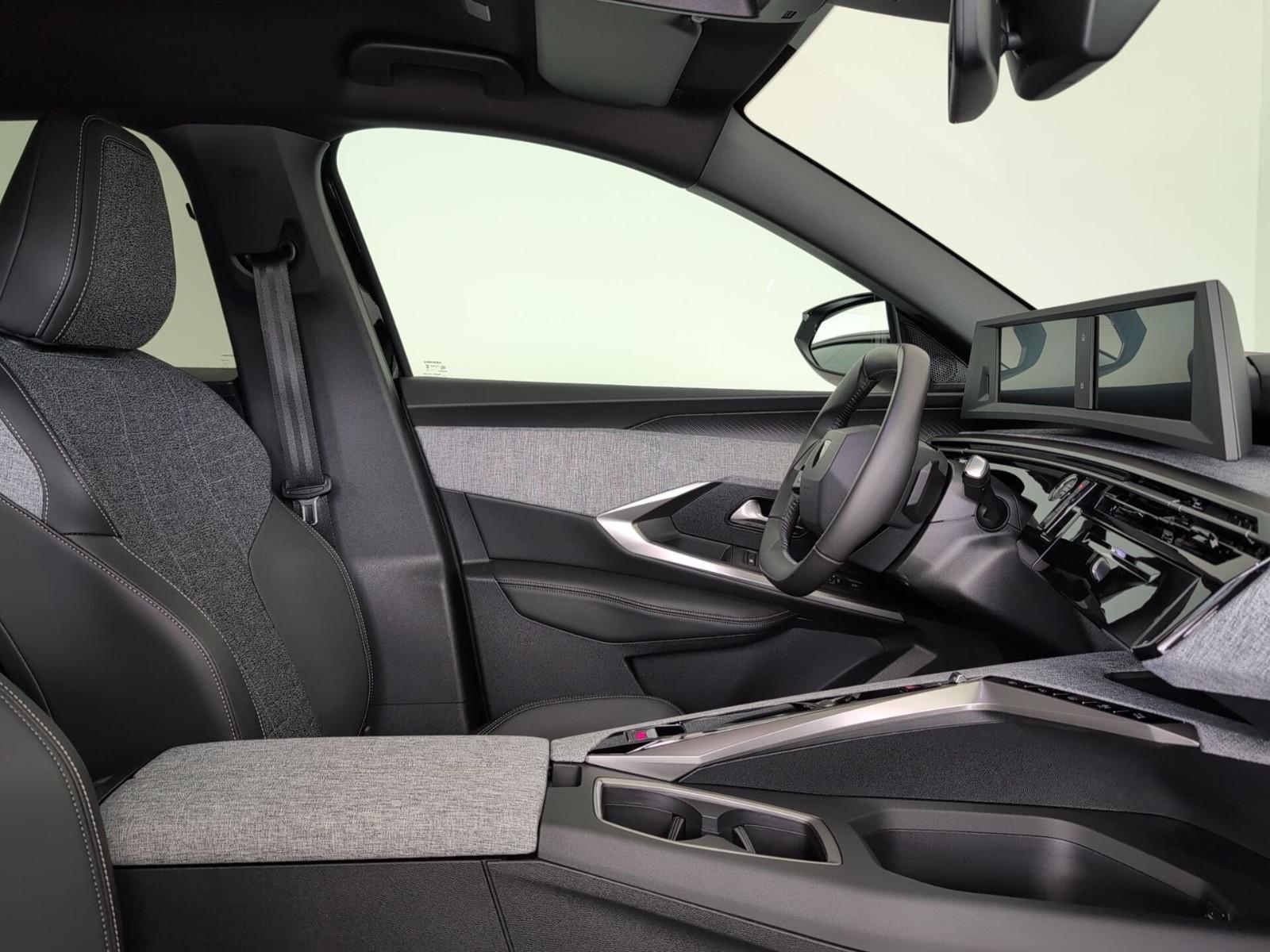 Peugeot 3008 Hybrid 145 e-DSC6 Allure Allwetter CarPlay