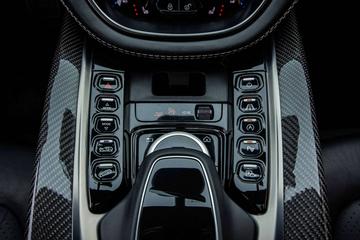 2021 Aston Martin DBX — миниатюра 29