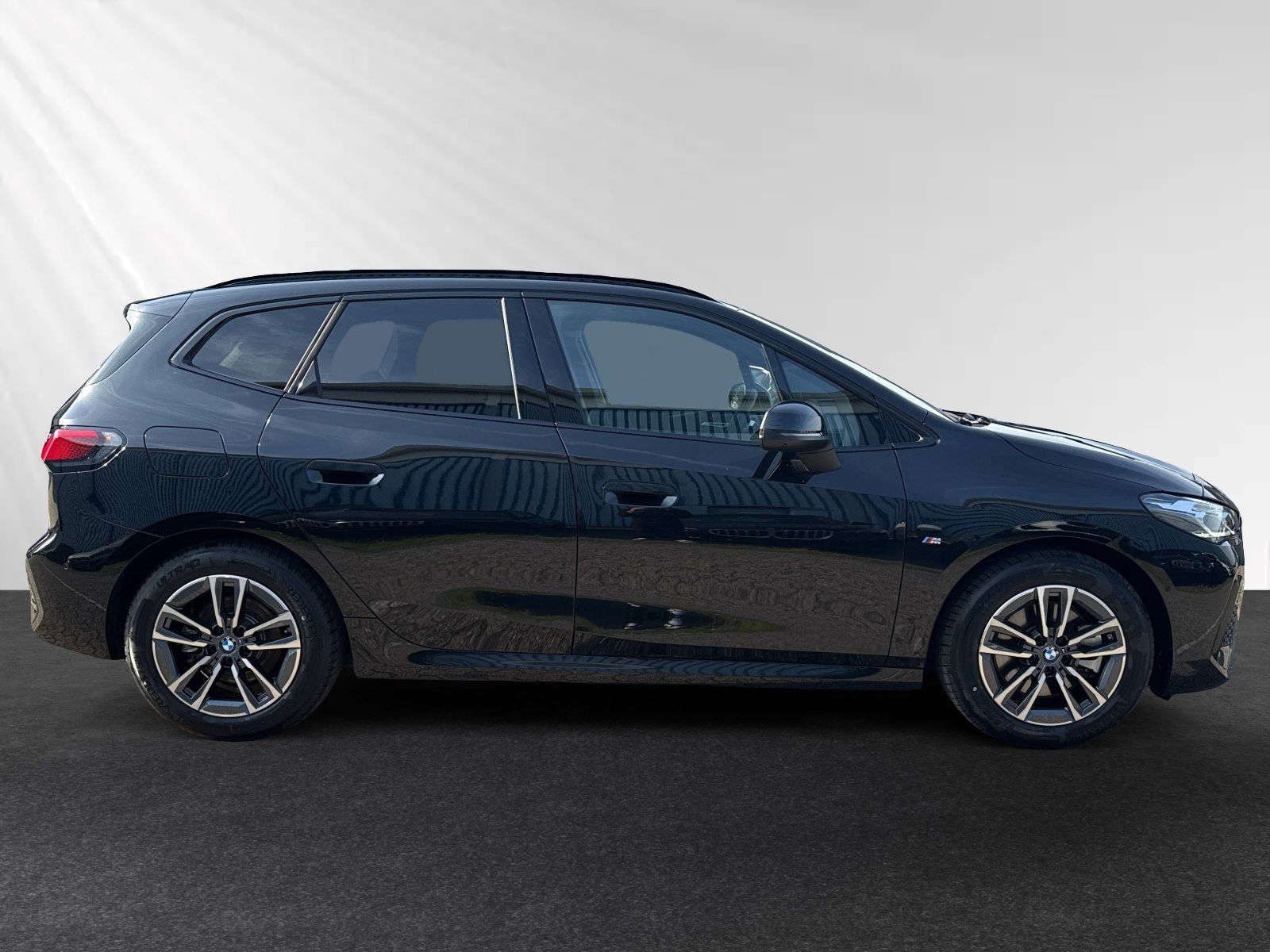 BMW 223 Active Tourer - Bild 2