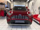 Toyota RAV4 Hybrid 4x2 Team Deutschland - gebrauchte Toyota RAV 4 aus dem Jahr 2023