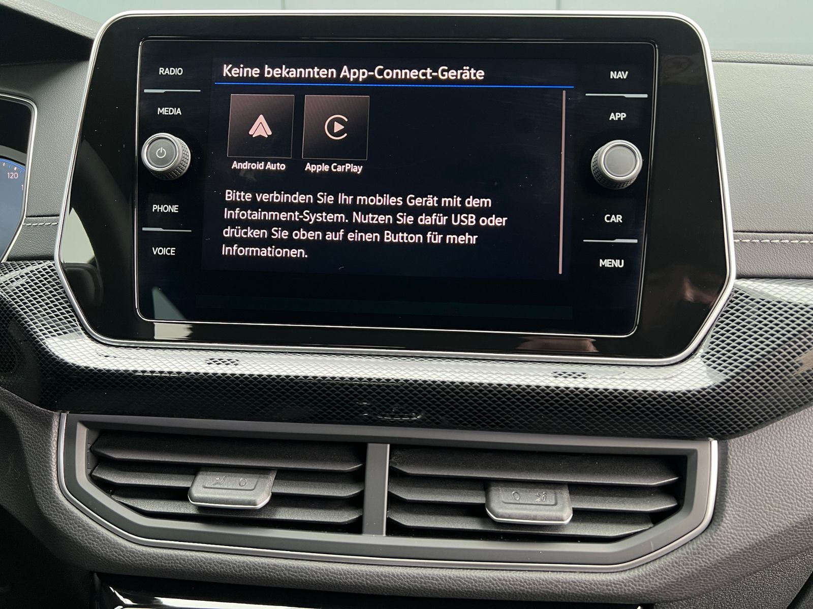 Fahrzeugabbildung Volkswagen T-Cross R-Line 1.5 TSI DSG *AHK, IQ.LIGHT, ACC,