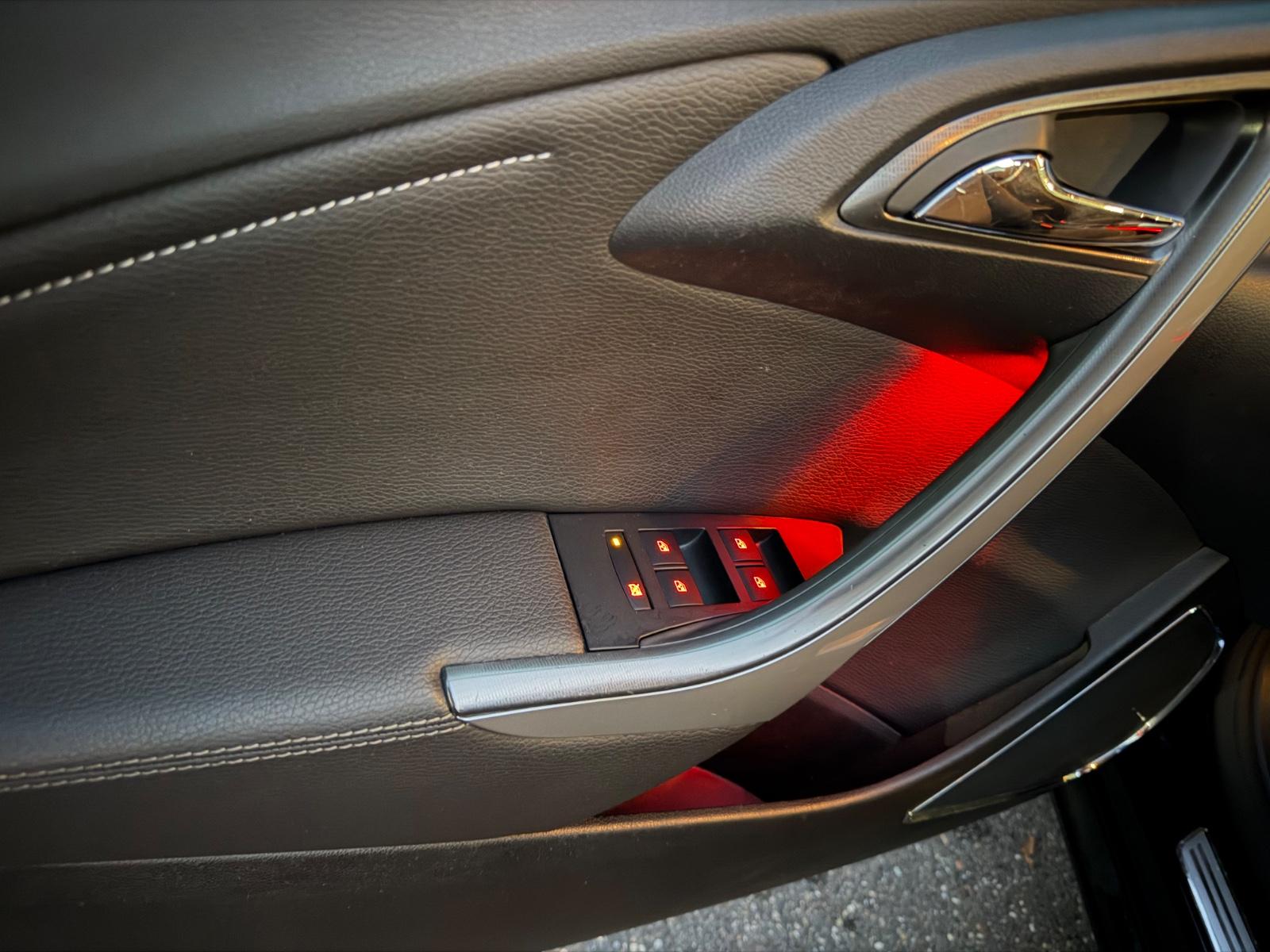 Opel Astra 2011 — photo 11