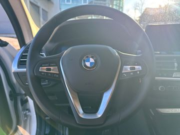 BMW X3 xDrive20d HiFi DAB LED WLAN Parkassistent