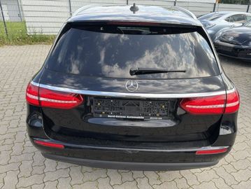 Mercedes E 200 - 4
