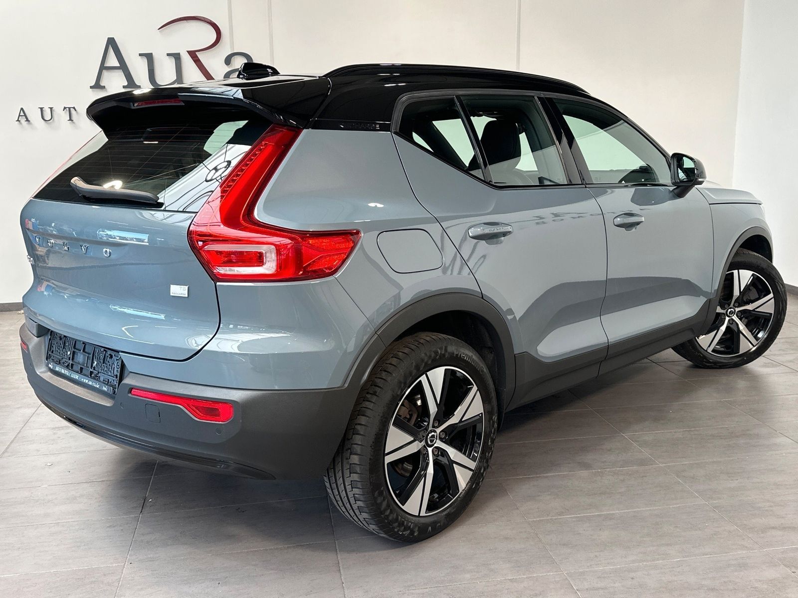 Fahrzeugabbildung Volvo XC40 T5 Recharge DKG R Design NAV+LED+PANO+AHK