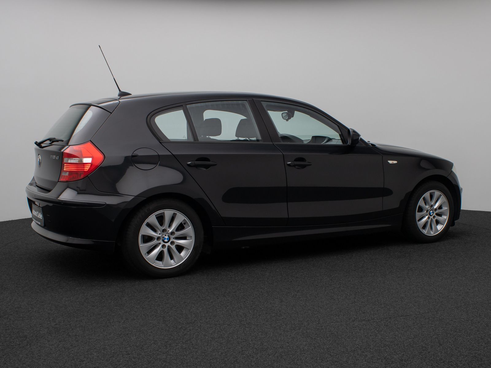 Fahrzeugabbildung BMW 118d Glasdach Navi Sitzhzg Xenon PDC 8Fach