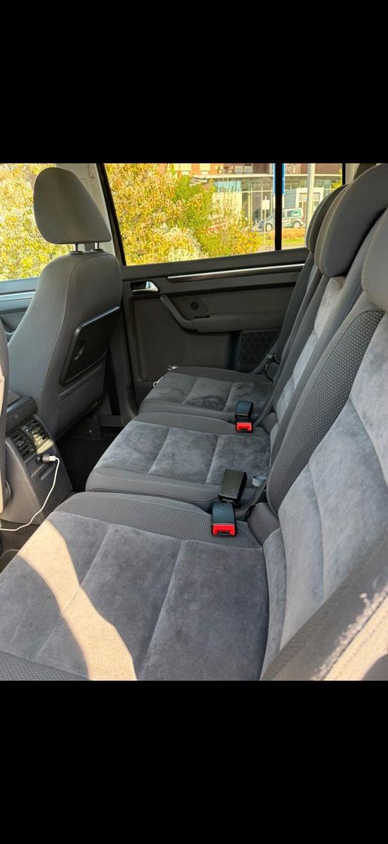 Volkswagen Touran 2011 — двигун 170 HP (125kW)