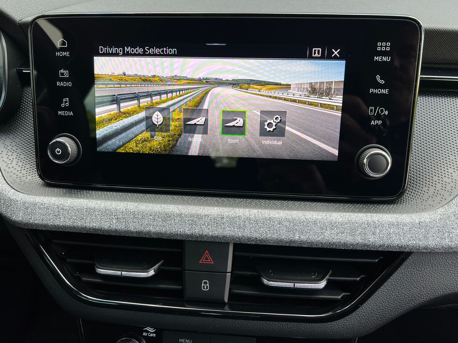 Fahrzeugabbildung SKODA Kamiq Selection 1.0 TSI DSG *AHK, LED, SmartLink