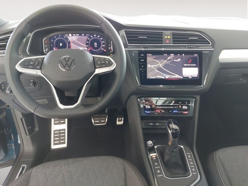 Fahrzeugabbildung Volkswagen Tiguan 1.5 TSI DSG Life Digital Cockpit Panorama