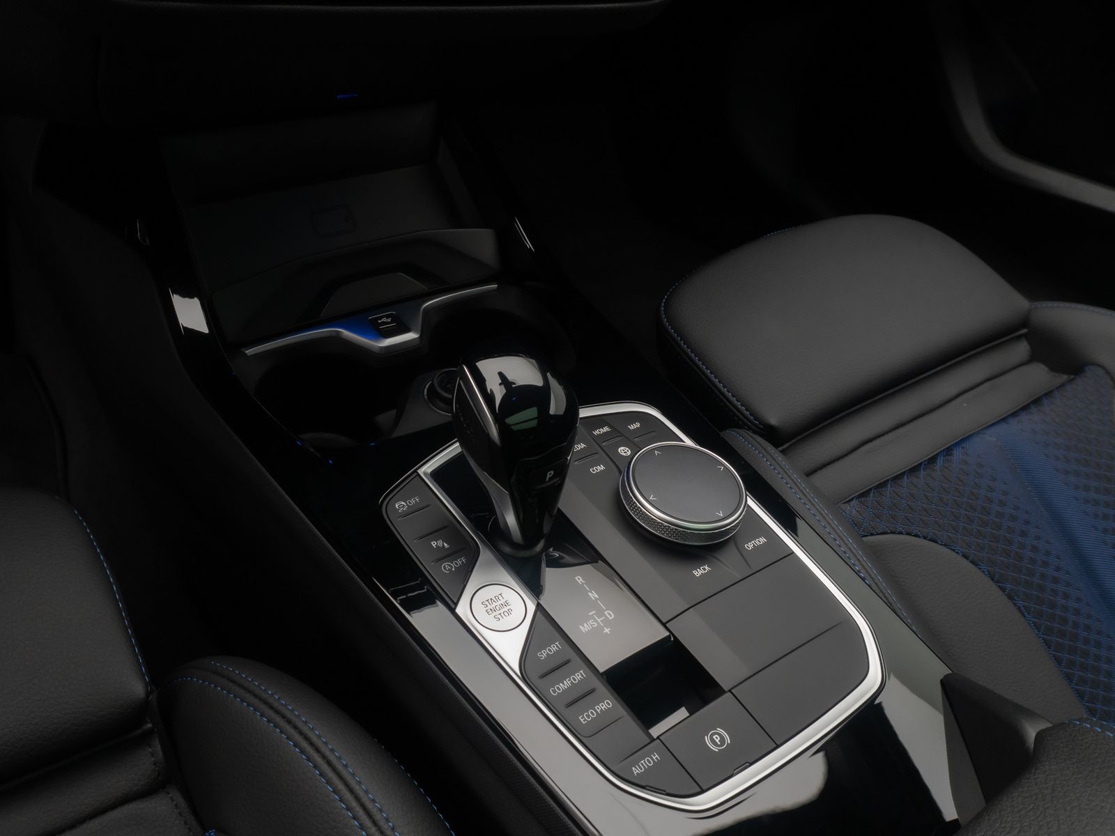 Fahrzeugabbildung BMW 118i M Sport HiFi Kamera DAB Panorama Komfort