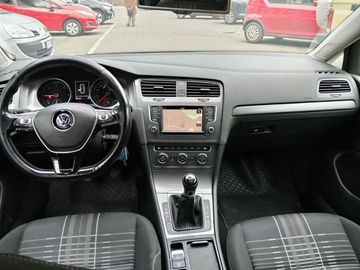 Volkswagen Golf - 11