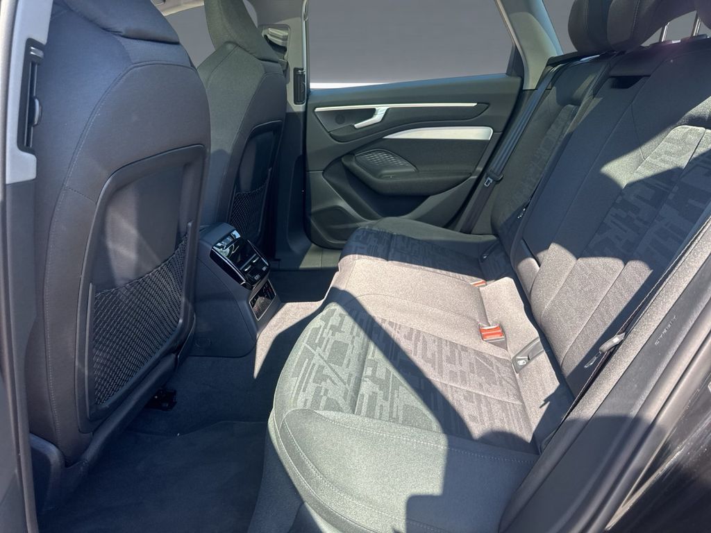 AUDI A6 2025