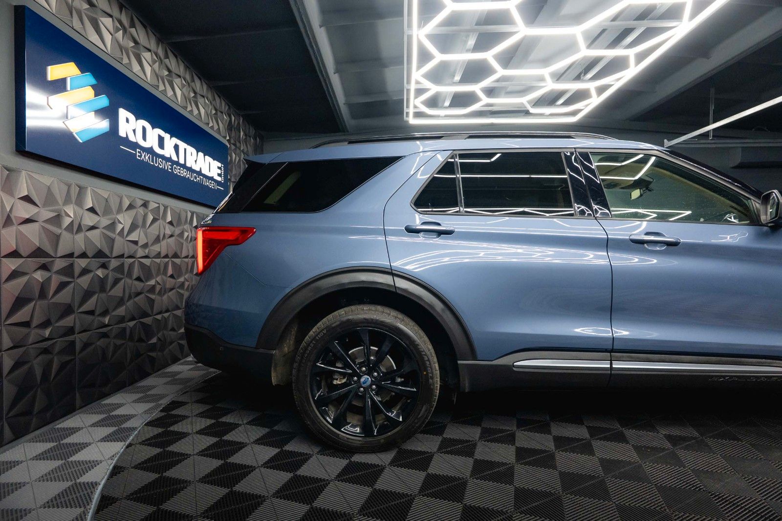 Fahrzeugabbildung Ford Explorer PLATINUM 3.0 V6 TwinTurbo 4x4 *360*ACC*