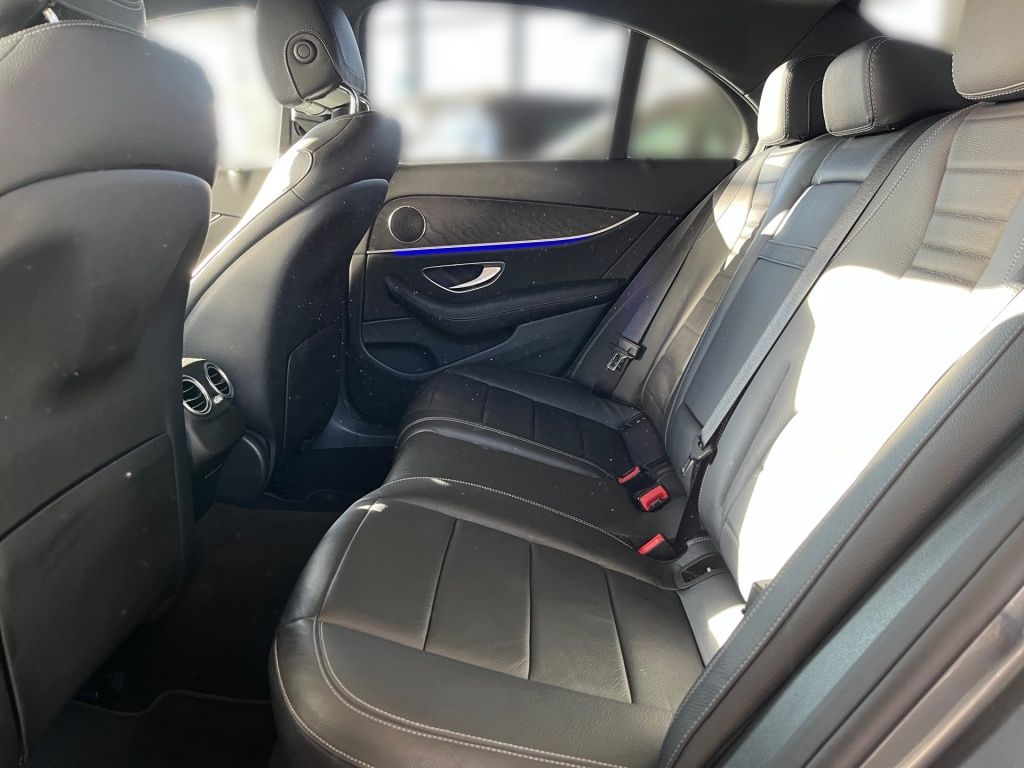 Fahrzeugabbildung Mercedes-Benz E 220 d Avantg. Totwi. Comand LED Widescreen