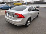 Volvo S60 Lim. Linje Business Navi Leder Xenon - silberne Volvo S60