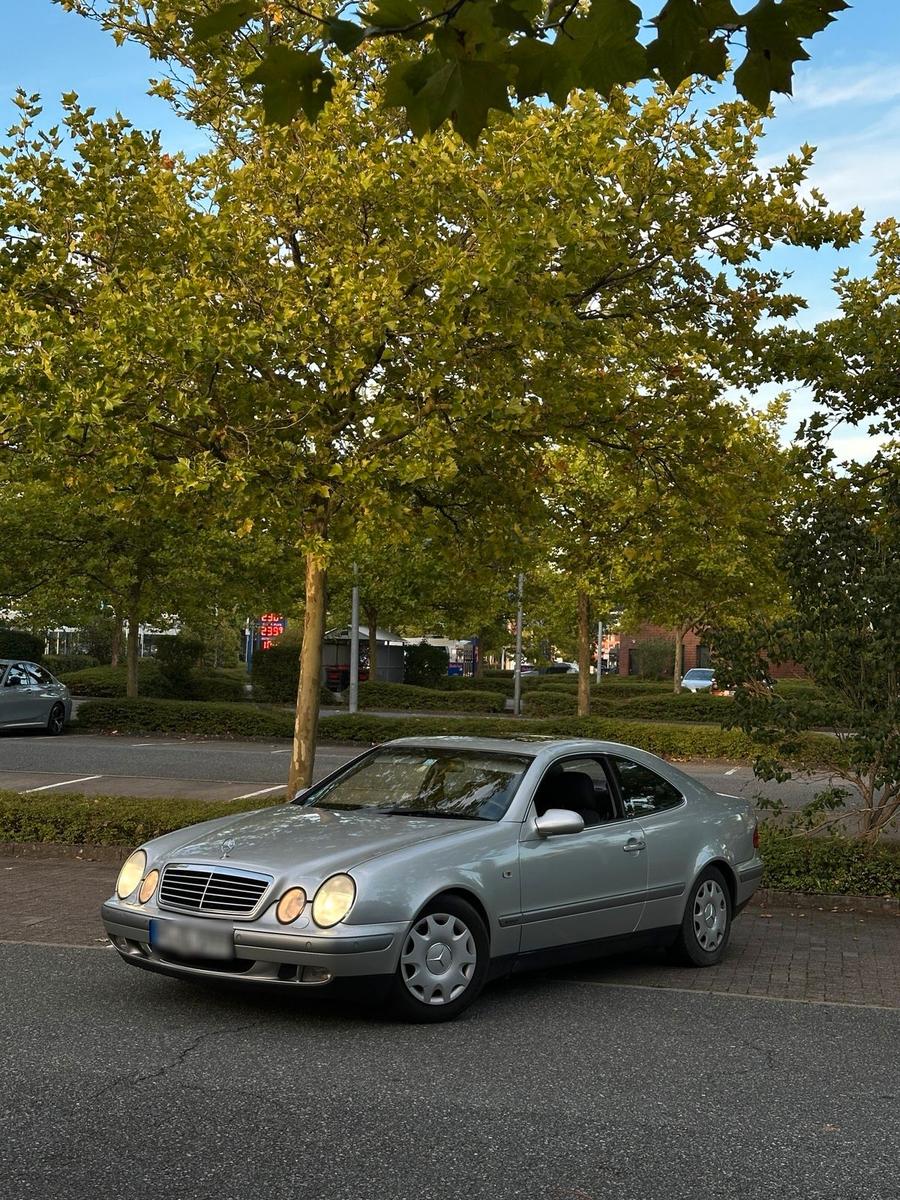 Mercedes-Benz CLK 230