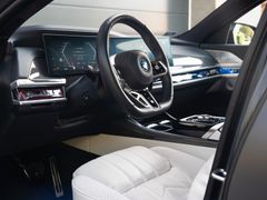 BMW M760 – 15 / 33