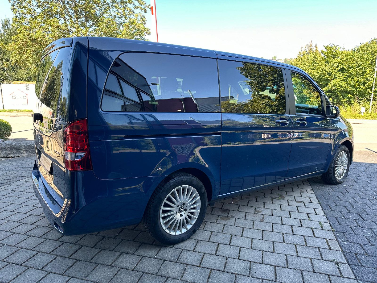 Fahrzeugabbildung Mercedes-Benz V 250 d Aut. LANG *6 SITZE*KAMERA*NAVI*