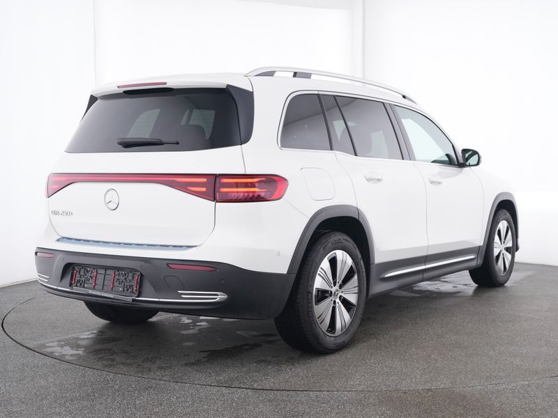Fahrzeugabbildung Mercedes-Benz EQB 250+ BONUS+DISTRONIC+LENKRADHEIZ+AMBIENTE+