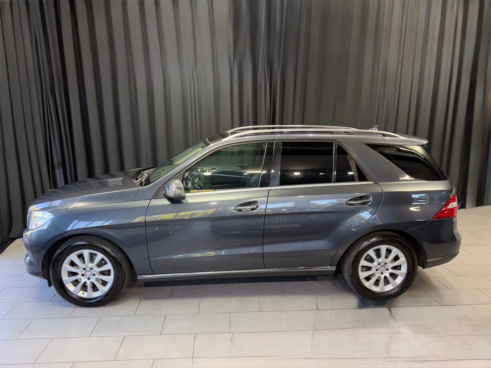 Fahrzeugabbildung Mercedes-Benz ML 350 4Matic |AHK|LUFT|PANO|U-FREI