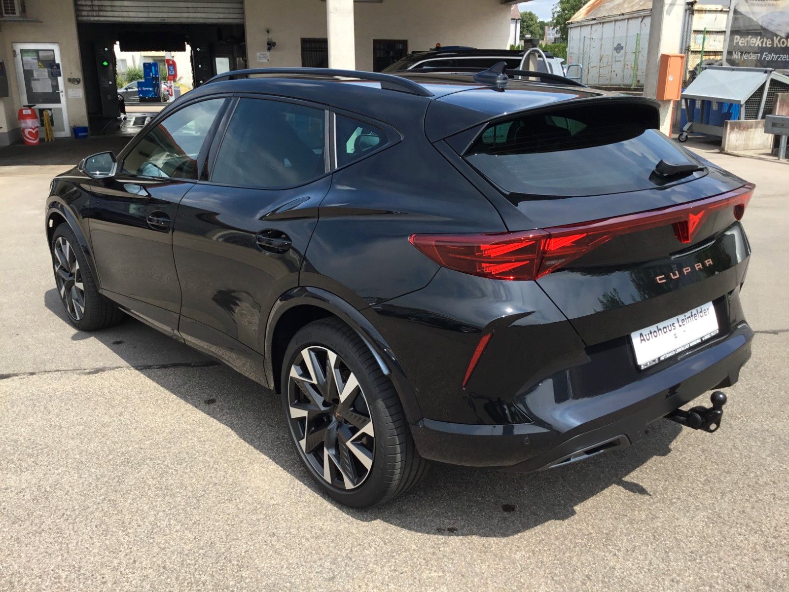 Fahrzeugabbildung CUPRA Formentor 2.0 TSI DSG 4WD+Pano+Matrix+AHK+19"
