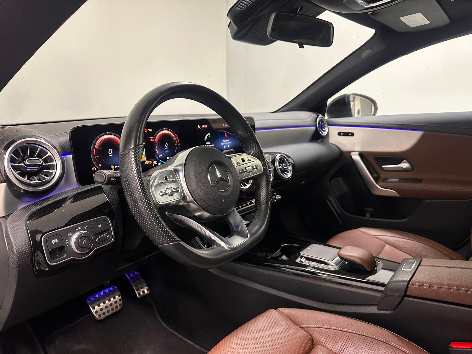 Fahrzeugabbildung Mercedes-Benz CLA 250 e Shooting Brake *AMG-LINE*PANORAMA*AHK*