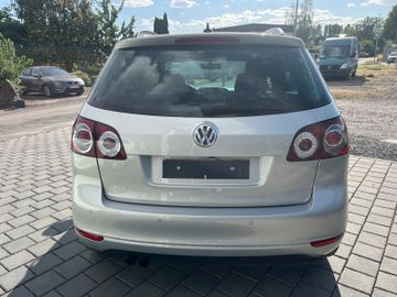 Volkswagen Golf - 6