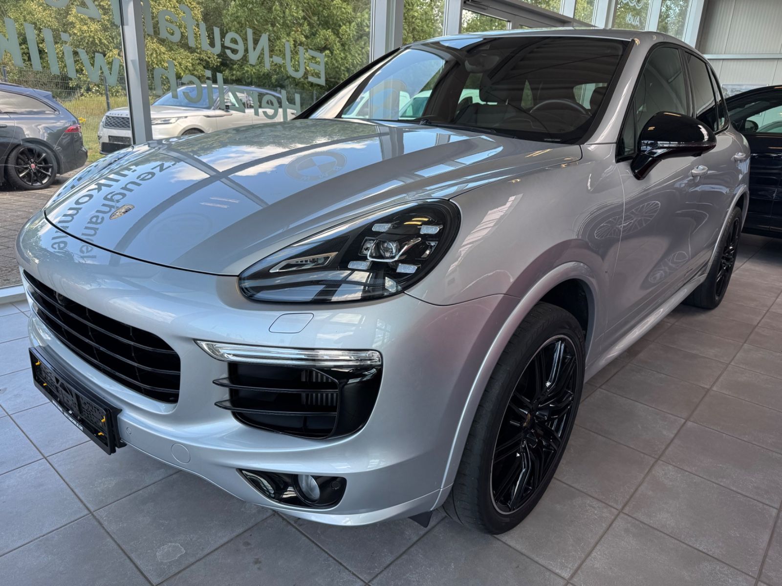 Fahrzeugabbildung Porsche Cayenne S Porsche Scheckheft