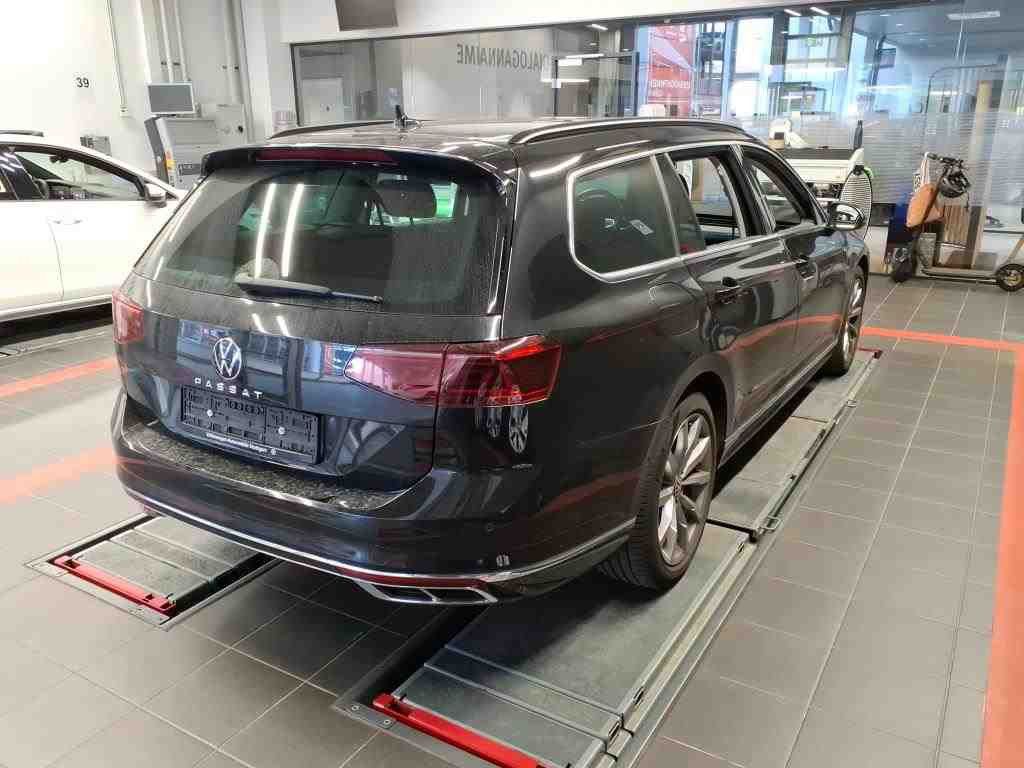 Volkswagen Passat Variant - Bild 4