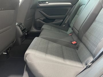 Volkswagen Passat Variant - 9