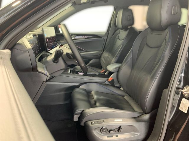 Tiguan 1.5 eTSI DSG R LINE IQ.LIGHT+AHK+PANO+HUD