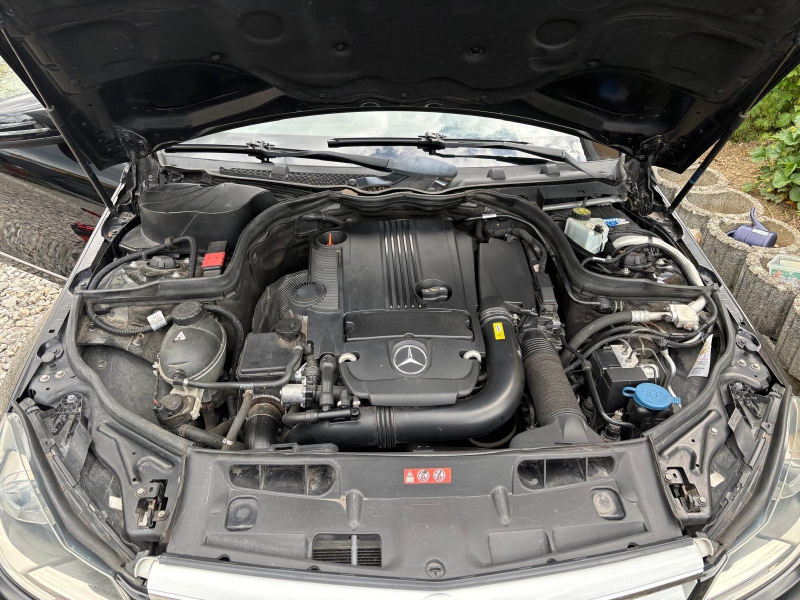 Mercedes-Benz C180 2012 — photo 7