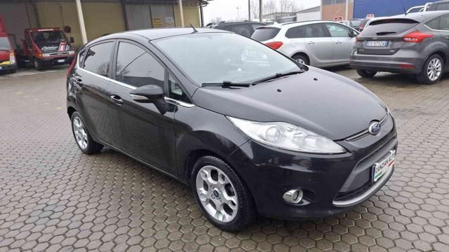 Ford FORD Fiesta 1.2 TITANIUM ADATTA NEOPATENTATI